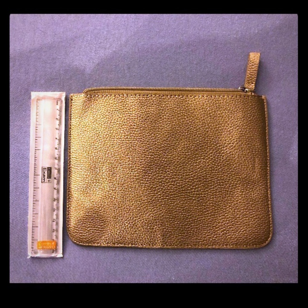 Jules Kae Pouch